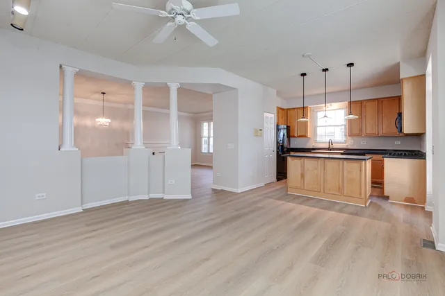 $396,000 | 561 Saddlebrook Lane, Vernon Hills, IL 60061