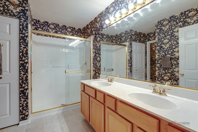 $396,000 | 561 Saddlebrook Lane, Vernon Hills, IL 60061