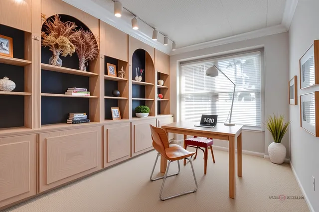 $396,000 | 561 Saddlebrook Lane, Vernon Hills, IL 60061