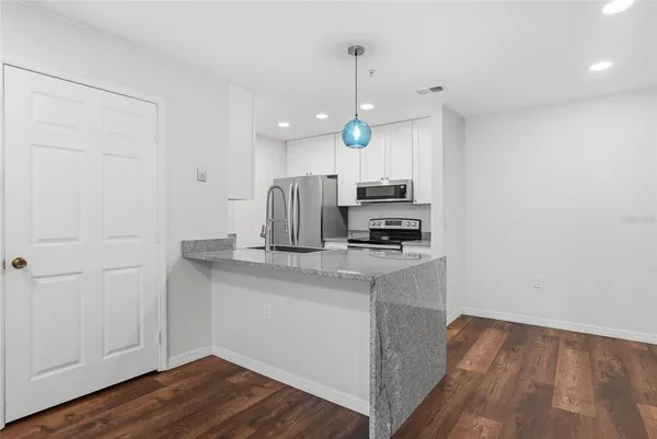 $1,640 | 8809 Manor Loop, Unit 106, Lakewood Ranch, FL 34202