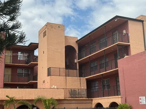 $230,000 | 6620 West 2nd Court, Unit 407, Hialeah, FL 33012