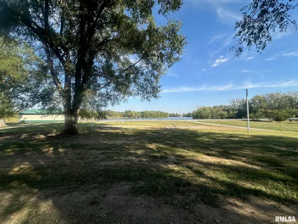 $66,000 | 108 Mason Street, Tovey, IL 62570