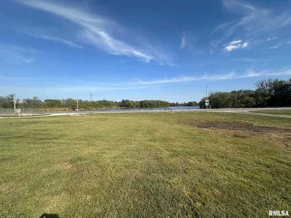 $66,000 | 108 Mason Street, Tovey, IL 62570