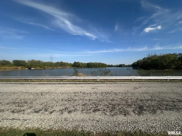 $66,000 | 108 Mason Street, Tovey, IL 62570