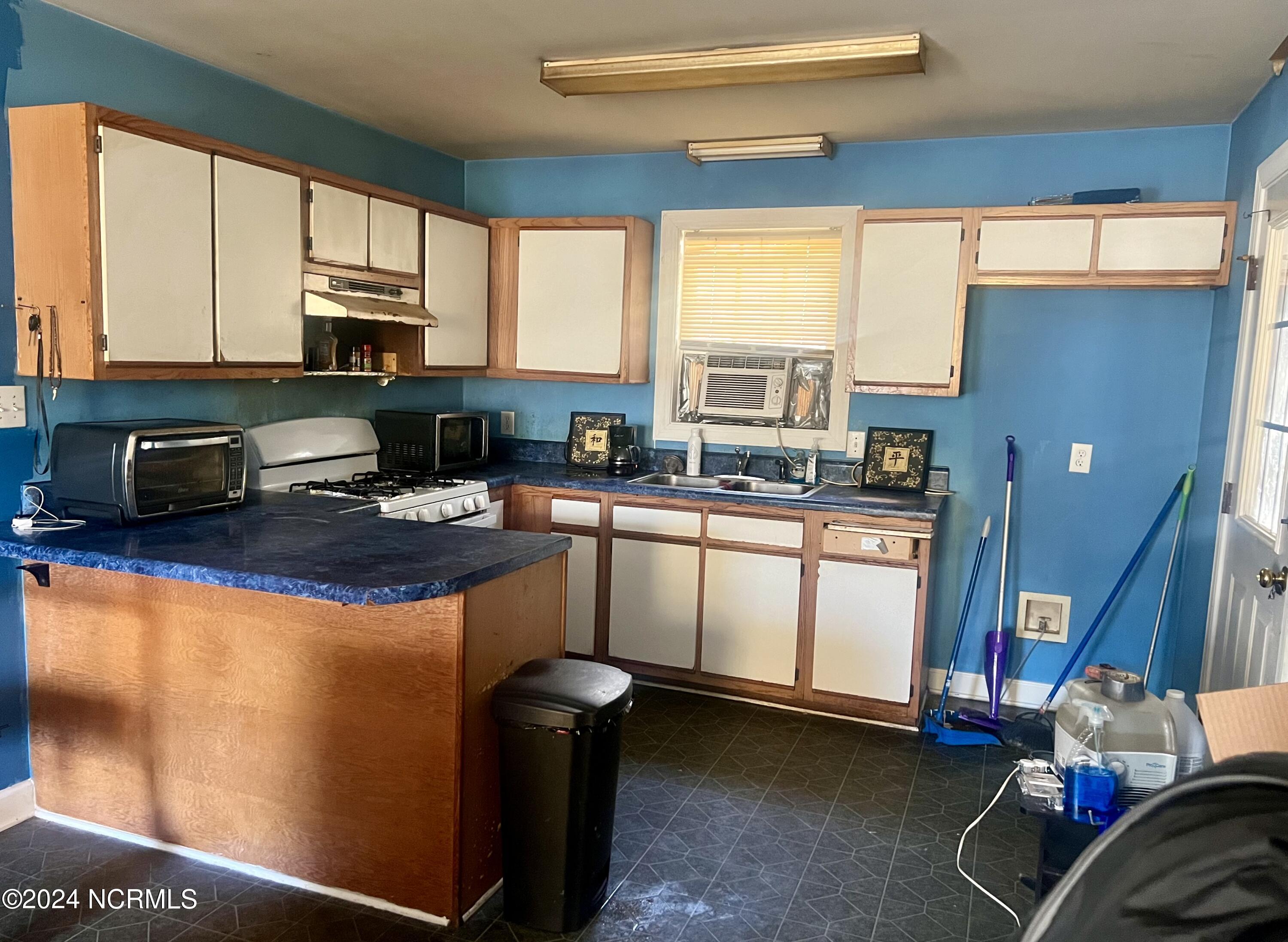 2772 Silo Road Kinston, NC 28501 - Photo 5 of 26 IMG_9255