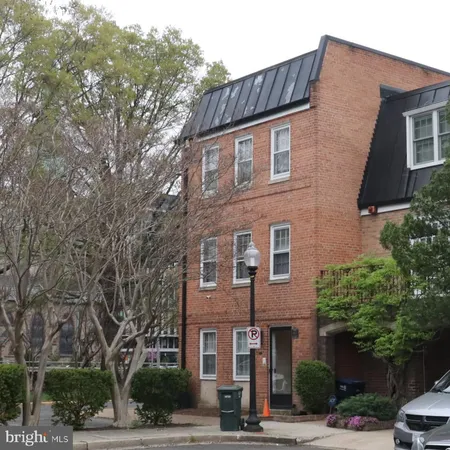 $959,900 | 600 6th Place Southwest, Washington, DC 20024