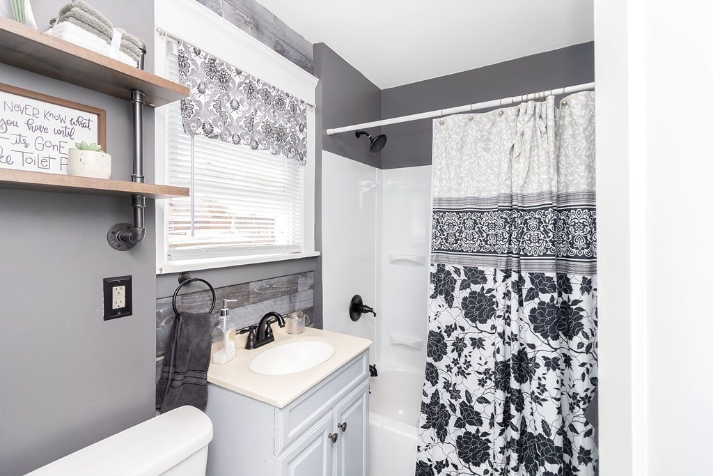 26 Windemere Street Springfield, MA 01104 - Photo 12 of 17