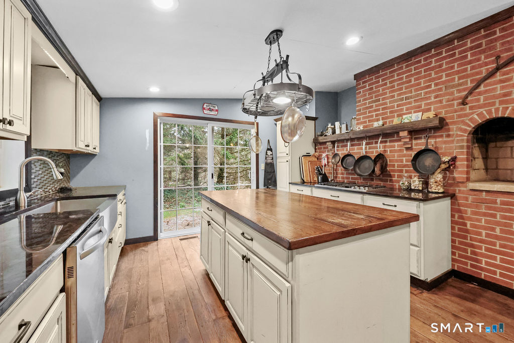 170 East Plymouth Road Plymouth, CT 06786 - Photo 6 of 40