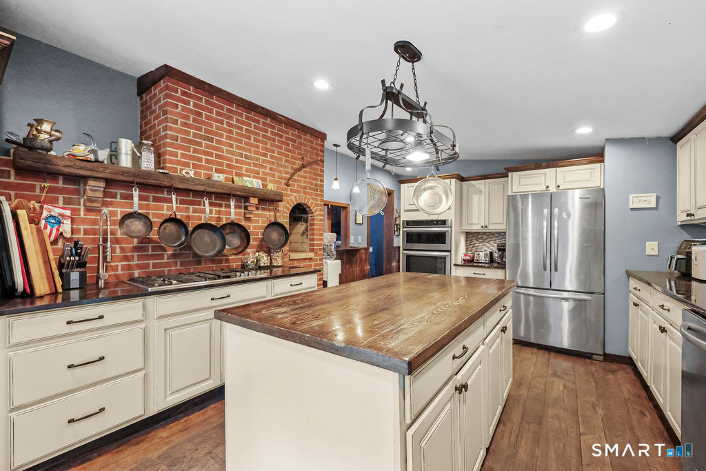 170 East Plymouth Road Plymouth, CT 06786 - Photo 7 of 40