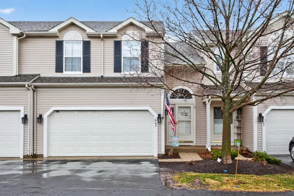 $279,900 | 665 Kenwood Court, DeKalb, IL 60115
