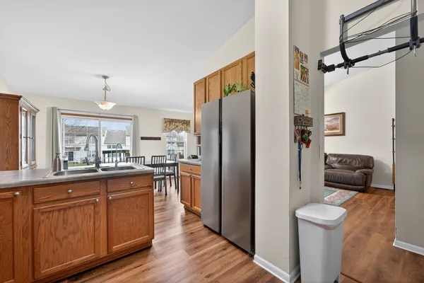 $279,900 | 665 Kenwood Court, DeKalb, IL 60115