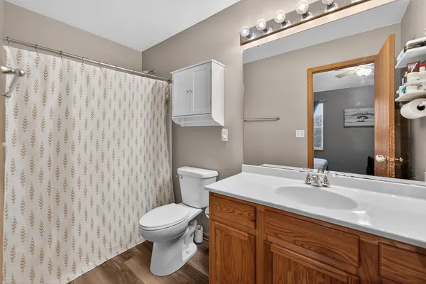 $279,900 | 665 Kenwood Court, DeKalb, IL 60115