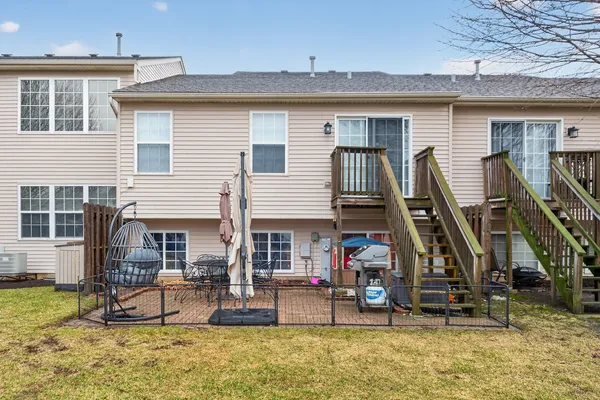 $279,900 | 665 Kenwood Court, DeKalb, IL 60115