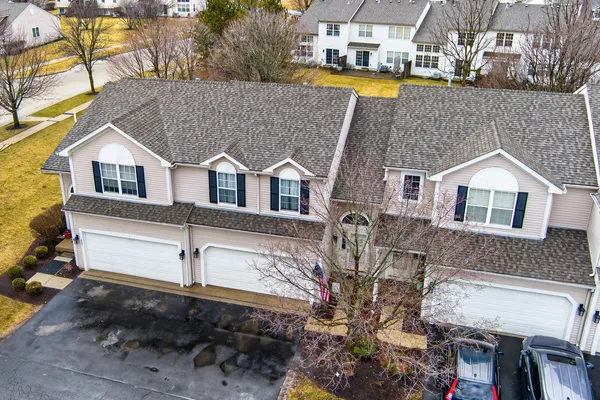 $279,900 | 665 Kenwood Court, DeKalb, IL 60115