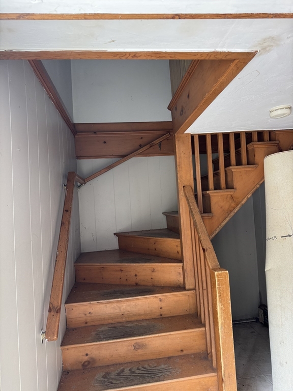 27 High Street Sturbridge, MA 01518 - Photo 15 of 17 a view of entryway