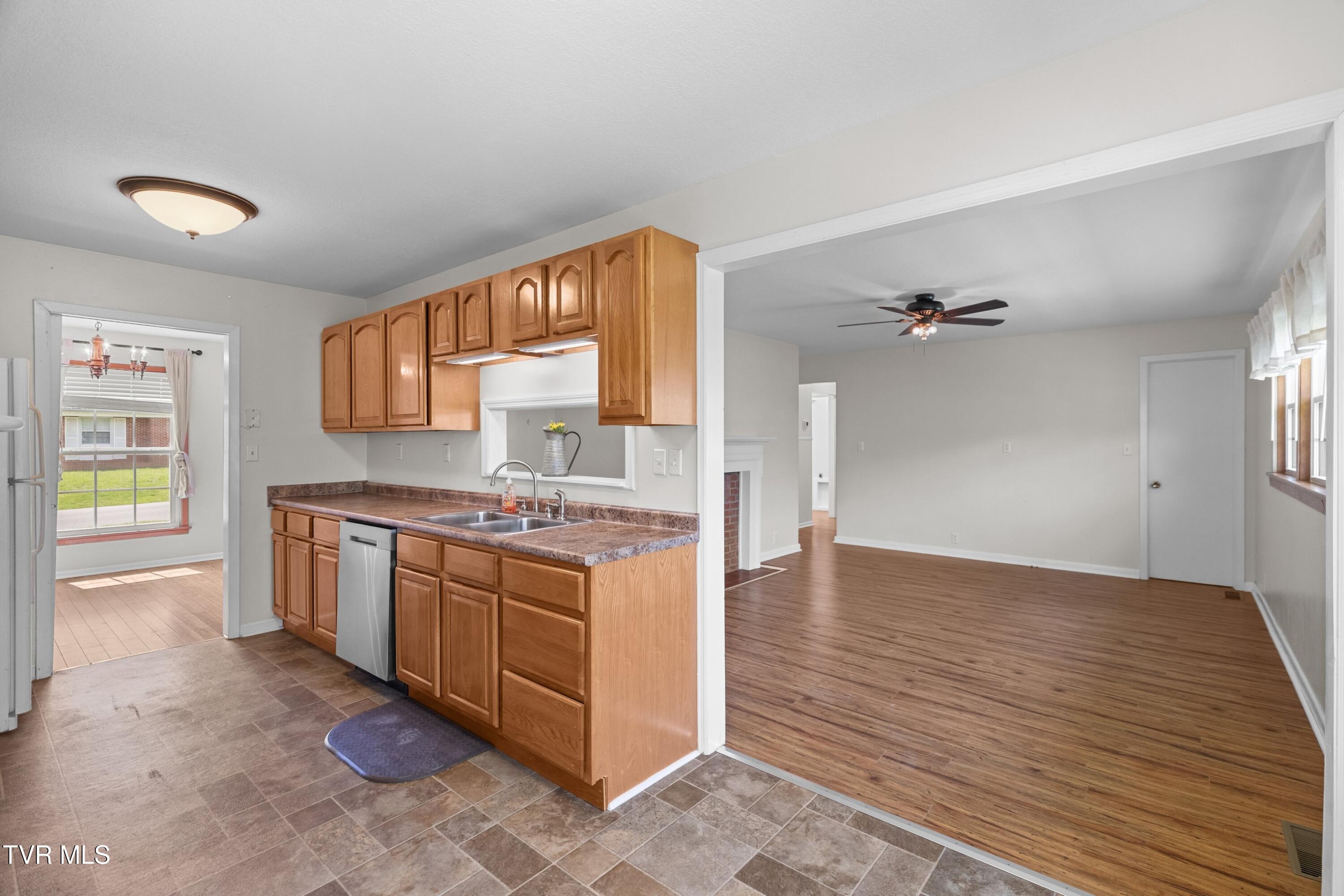 168 Jones Road Sneedville, TN 37869 - Photo 17 of 44 015-168JonesRoad-Sneedville-TN-37869-SMA