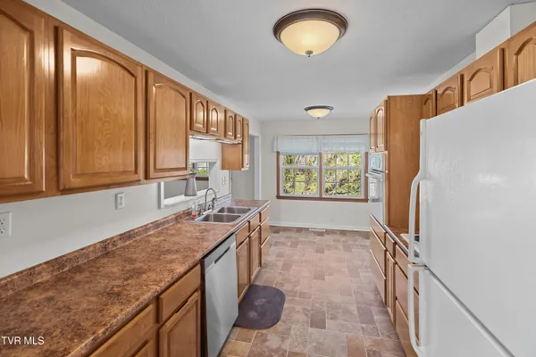 $379,900 | 168 Jones Road, Sneedville, TN 37869