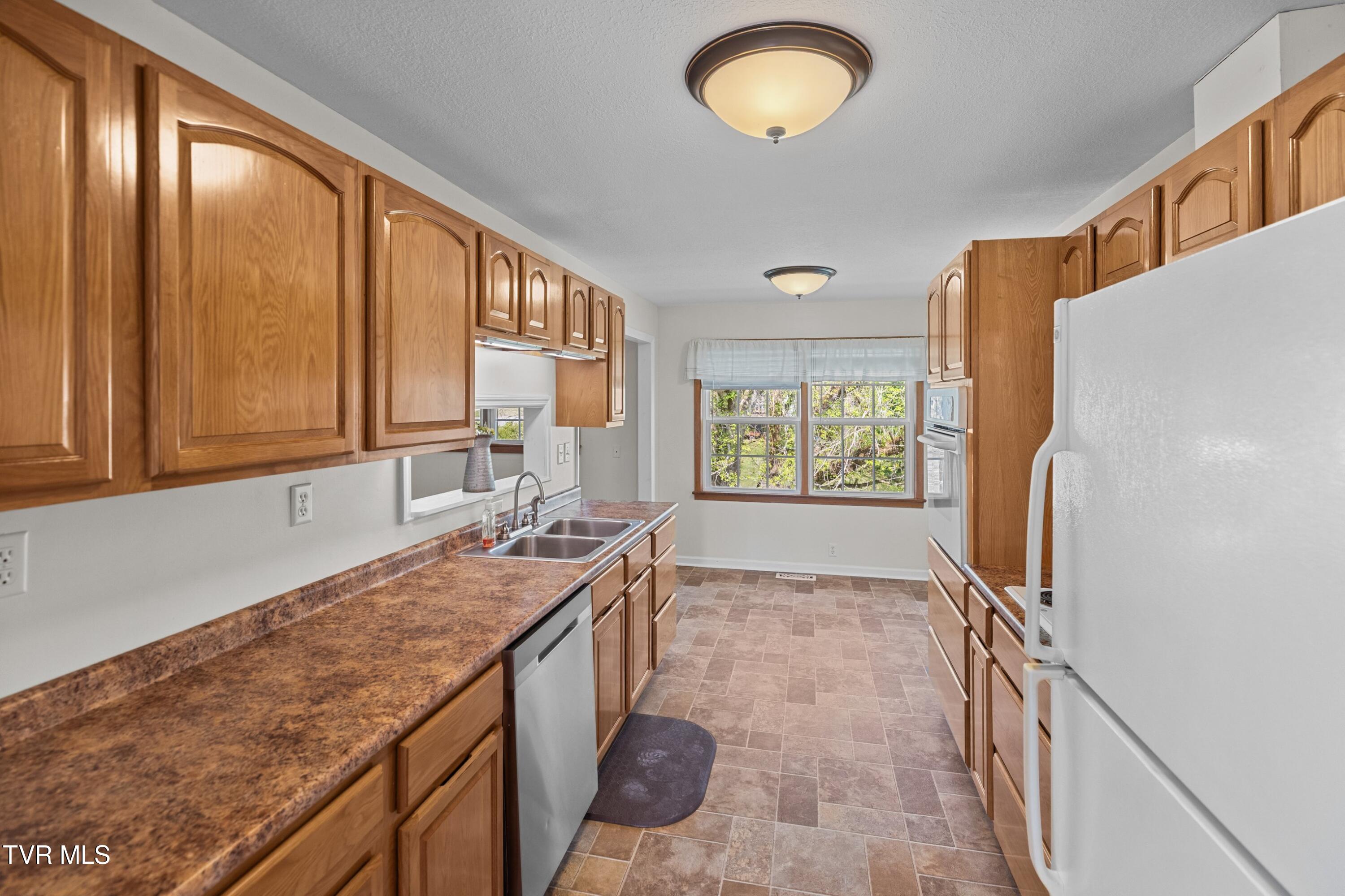 168 Jones Road Sneedville, TN 37869 - Photo 18 of 44 011-168JonesRoad-Sneedville-TN-37869-SMA