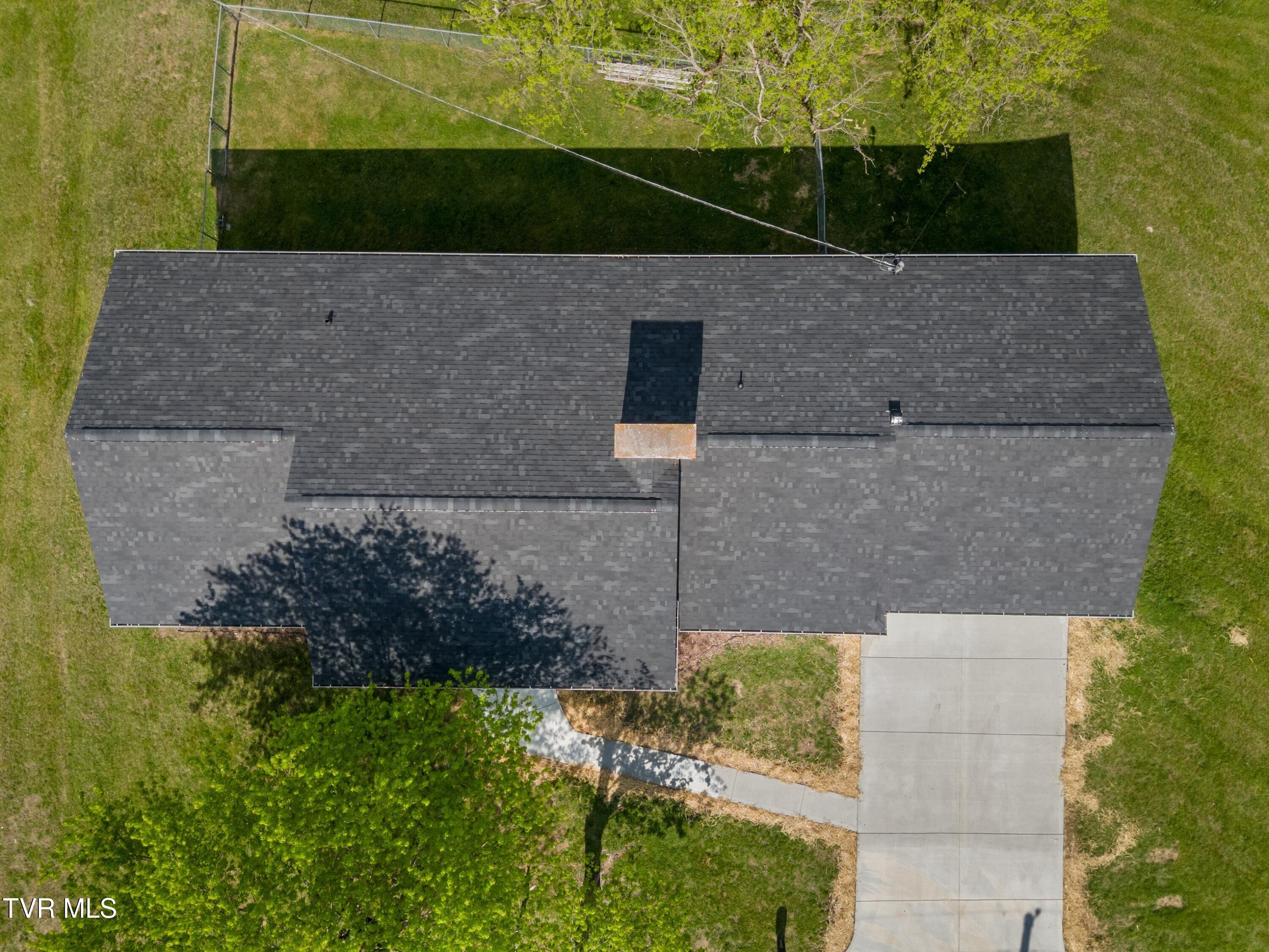 168 Jones Road Sneedville, TN 37869 - Photo 36 of 44 042-168JonesRoad-Sneedville-TN-37869-SMA