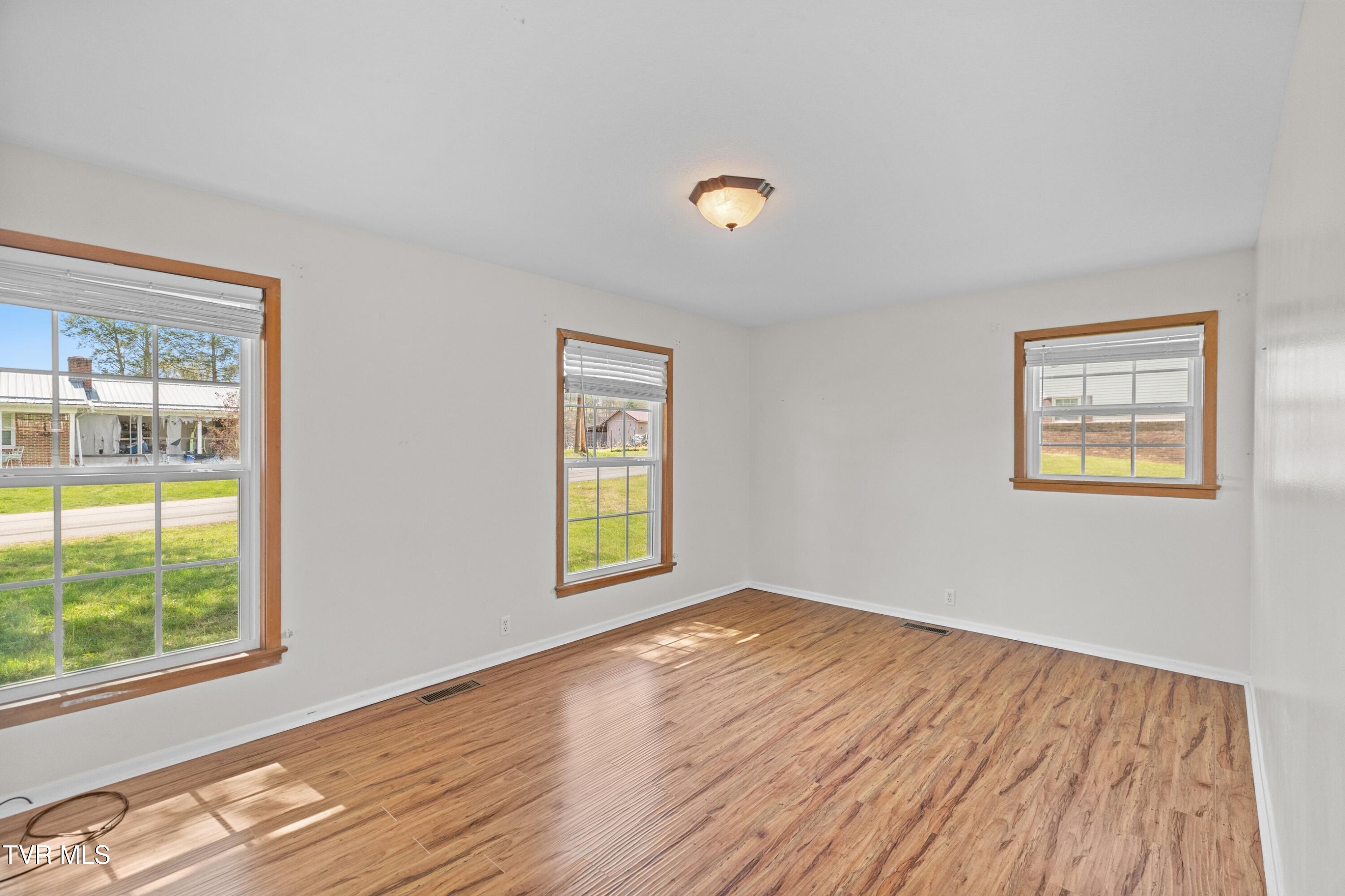 168 Jones Road Sneedville, TN 37869 - Photo 8 of 44 024-168JonesRoad-Sneedville-TN-37869-SMA