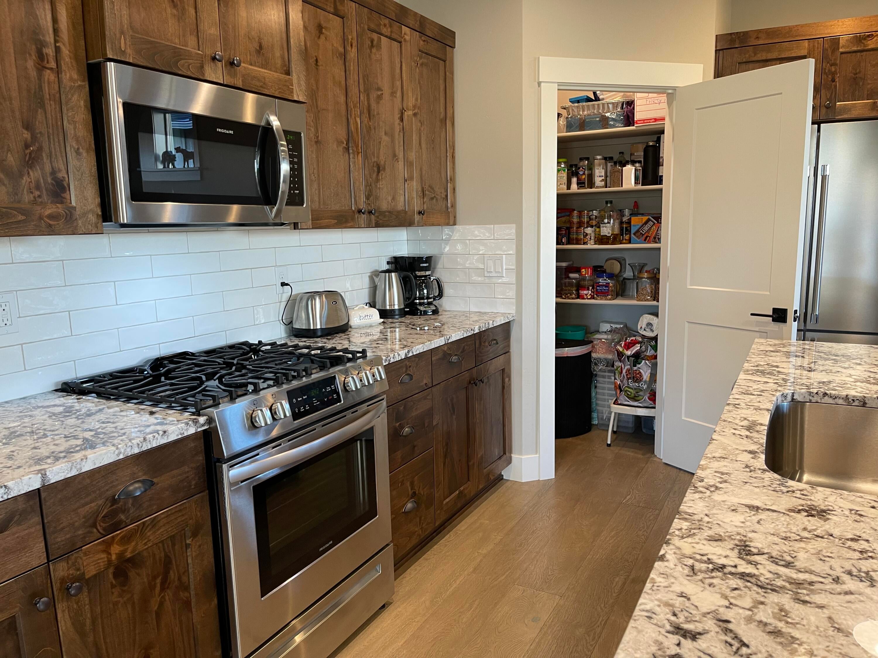 4198 Southwest 43rd Street Redmond, OR 97756 - Photo 13 of 37 Photo Nov 20, 2 44 00 PM