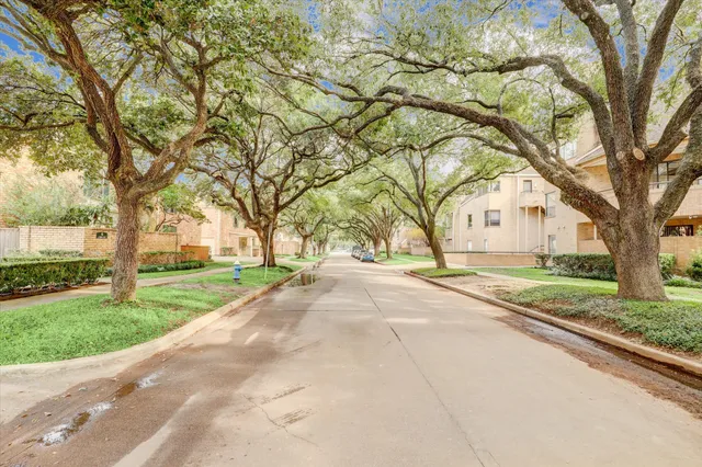 $2,595 | 4000 Purdue Street, Unit 161, Houston, TX 77005