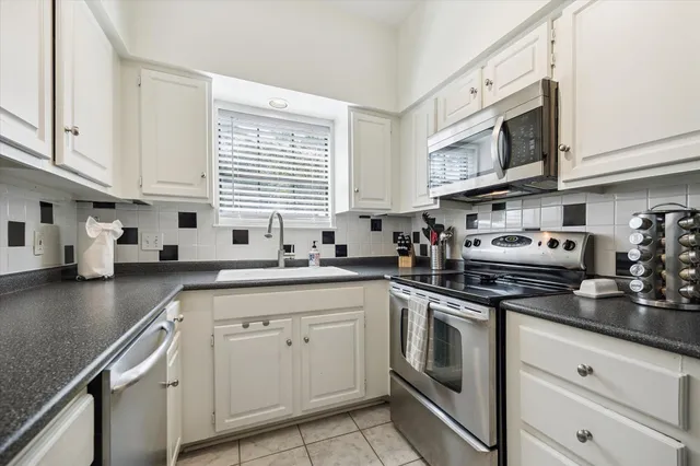 $2,595 | 4000 Purdue Street, Unit 161, Houston, TX 77005