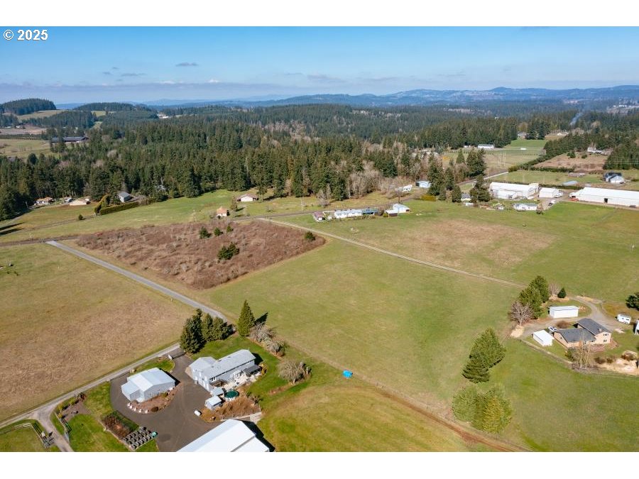 South Ridge Road Oregon City, OR 97045 - Photo 5 of 8 a view of a city