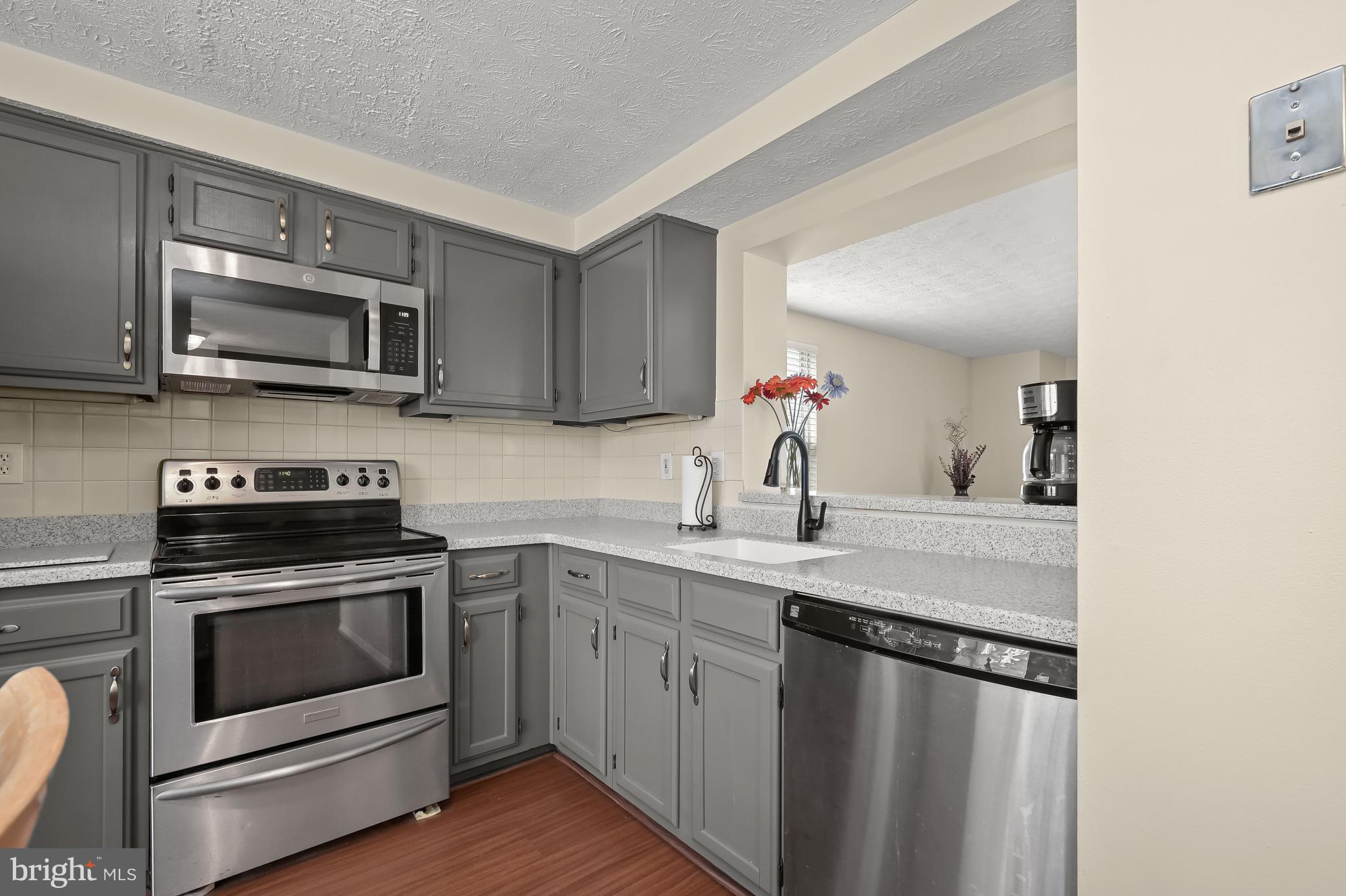 6336 Greenfield Road Elkridge, MD 21075 - Photo 9 of 34 Eat-In Kitchen
