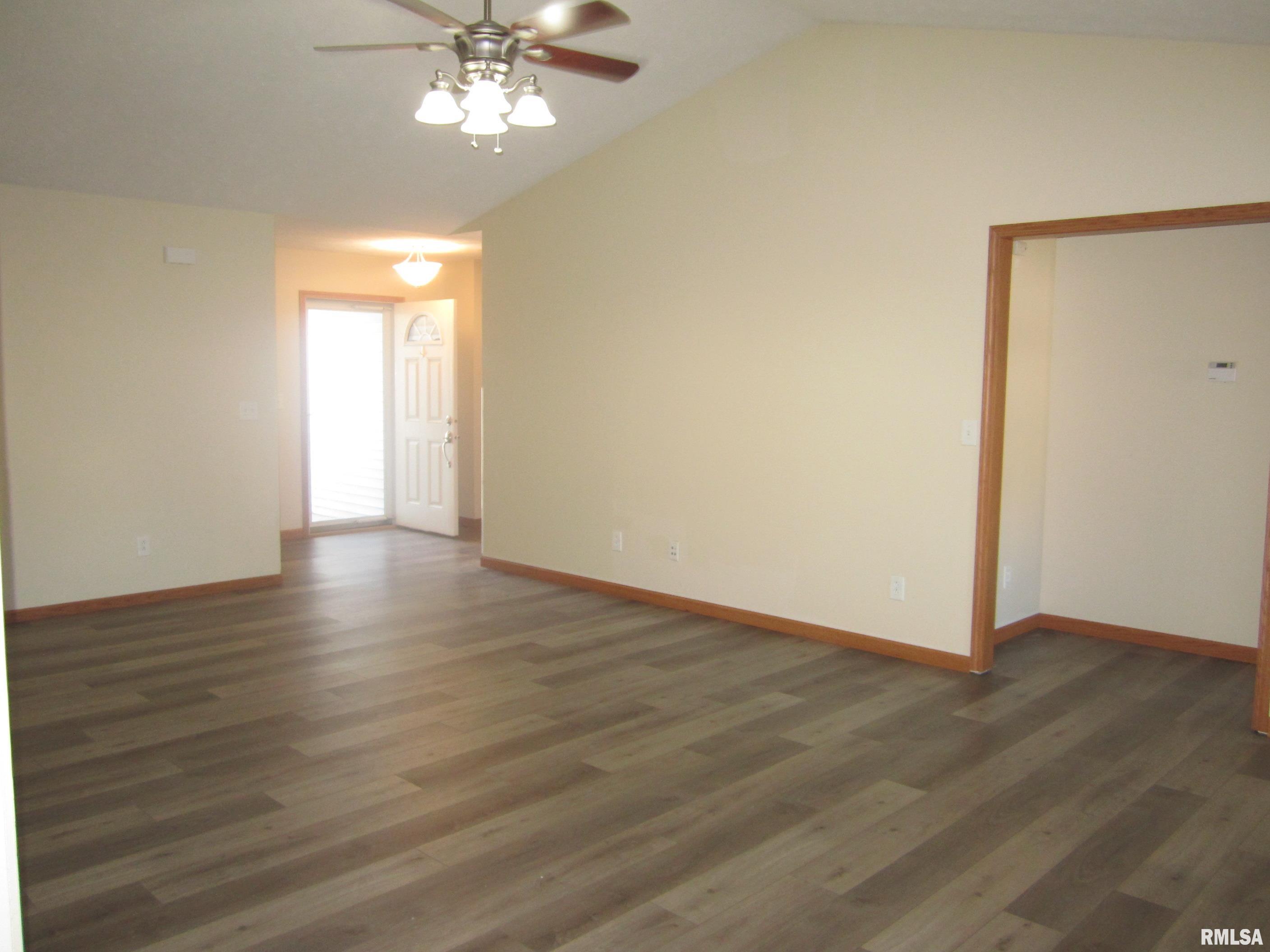506 Bristol Court Rochester, IL 62563 - Photo 5 of 39