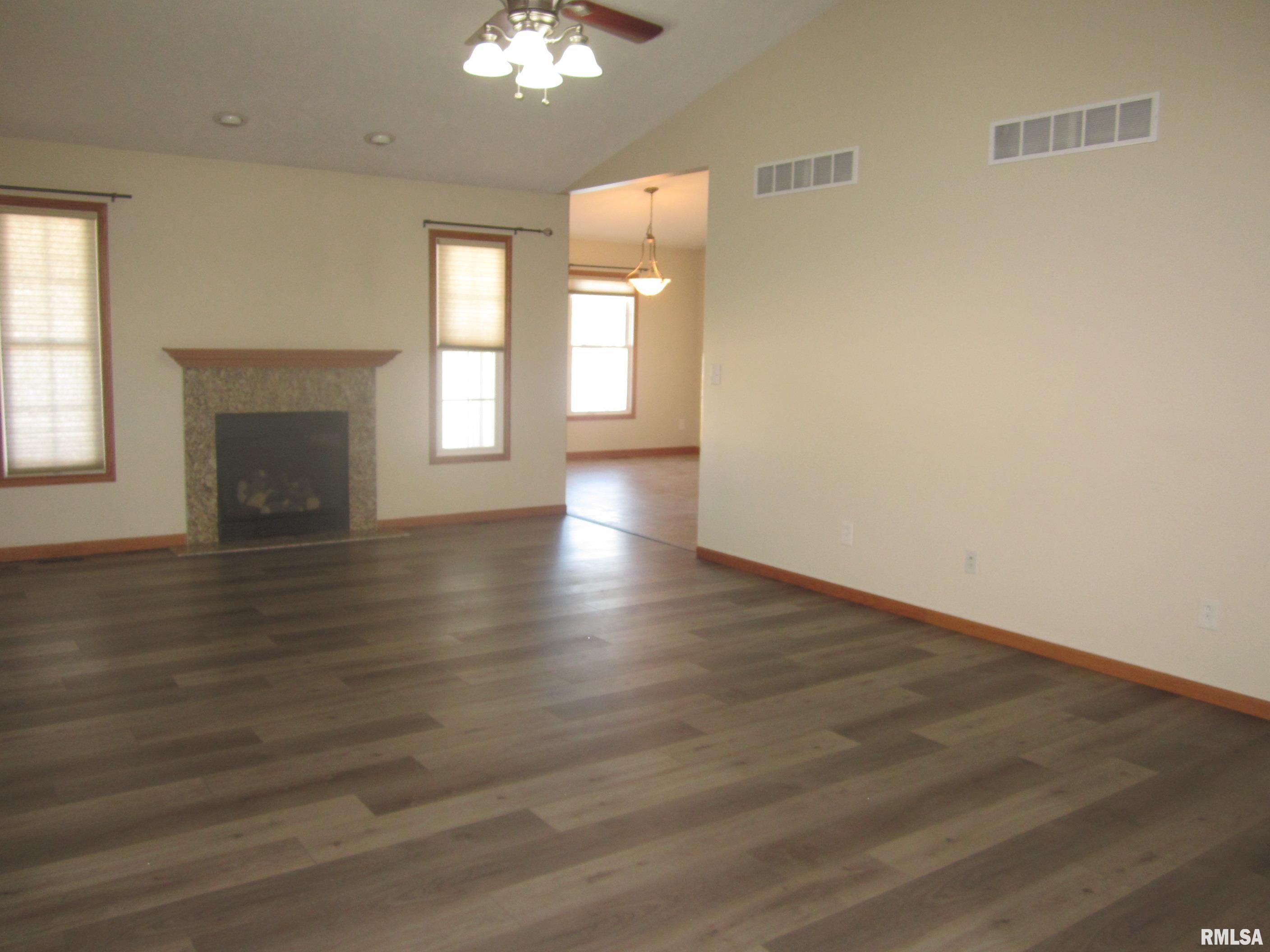 506 Bristol Court Rochester, IL 62563 - Photo 6 of 39