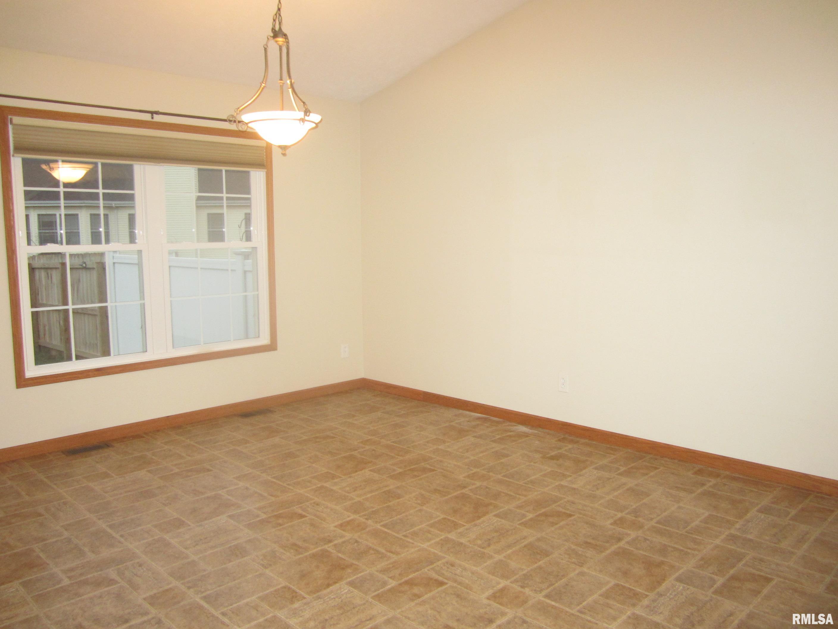 506 Bristol Court Rochester, IL 62563 - Photo 10 of 39
