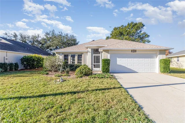 $400,000 | 1529 Lake Villa Drive, Tavares, FL 32778