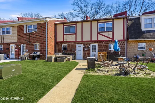 $329,900 | 7 Briar Mills Drive, Brick, NJ 08724