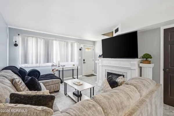 $329,900 | 7 Briar Mills Drive, Brick, NJ 08724