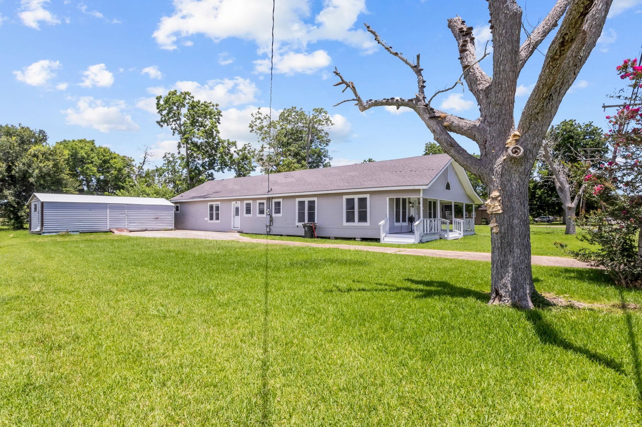 5010 Wilson Street Groves, TX 77619 - Photo 5 of 27