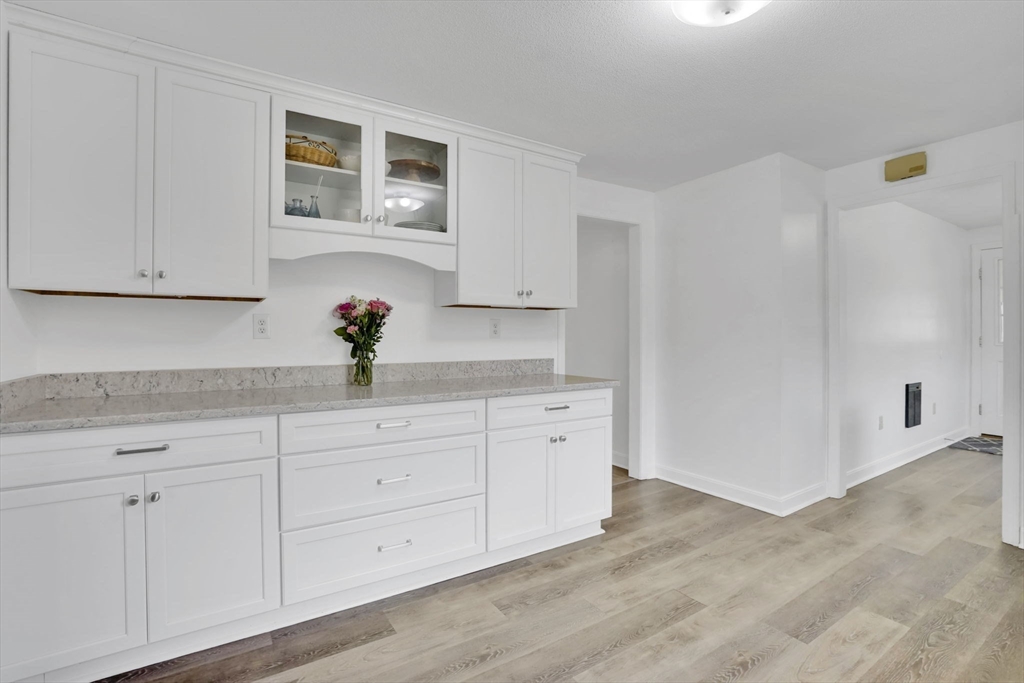 79 South Schoolhouse Road Greenfield, MA 01301 - Photo 10 of 33