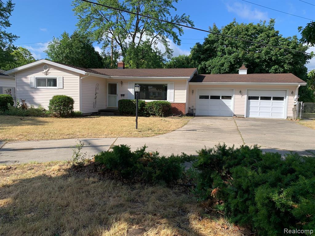 2401 Riverside Drive Port Huron, MI 48060 - Photo 2 of 29