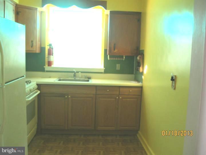 1205 Ripley Street Philadelphia, PA 19111 - Photo 5 of 13 Kitchen