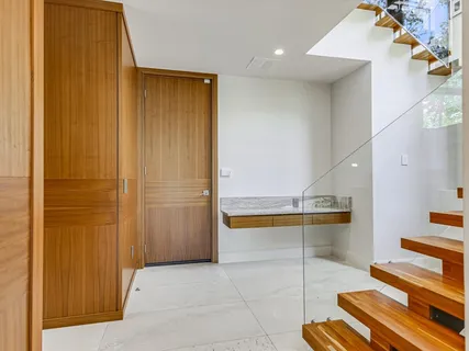 $2,750,000 | 1601 Barn Swallow Drive, Austin, TX 78746