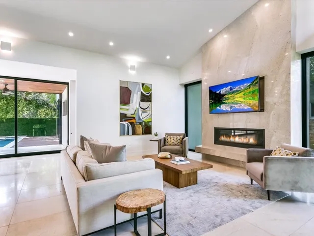 $2,750,000 | 1601 Barn Swallow Drive, Austin, TX 78746