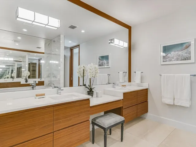 $2,750,000 | 1601 Barn Swallow Drive, Austin, TX 78746