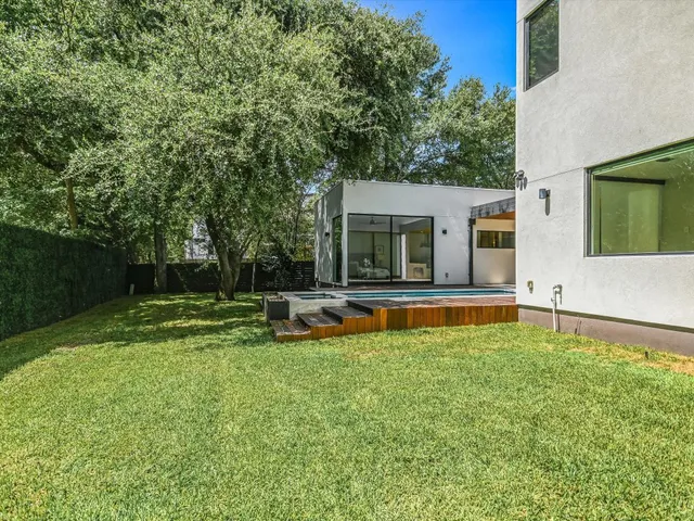 $2,750,000 | 1601 Barn Swallow Drive, Austin, TX 78746