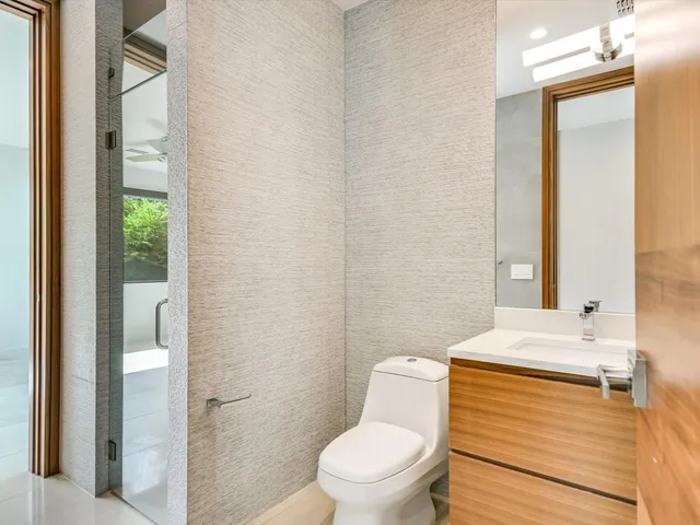 $2,750,000 | 1601 Barn Swallow Drive, Austin, TX 78746