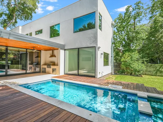 $2,750,000 | 1601 Barn Swallow Drive, Austin, TX 78746