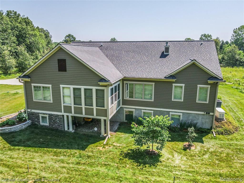 6434 Cohoctah Road Fenton, MI 48430 - Photo 14 of 69