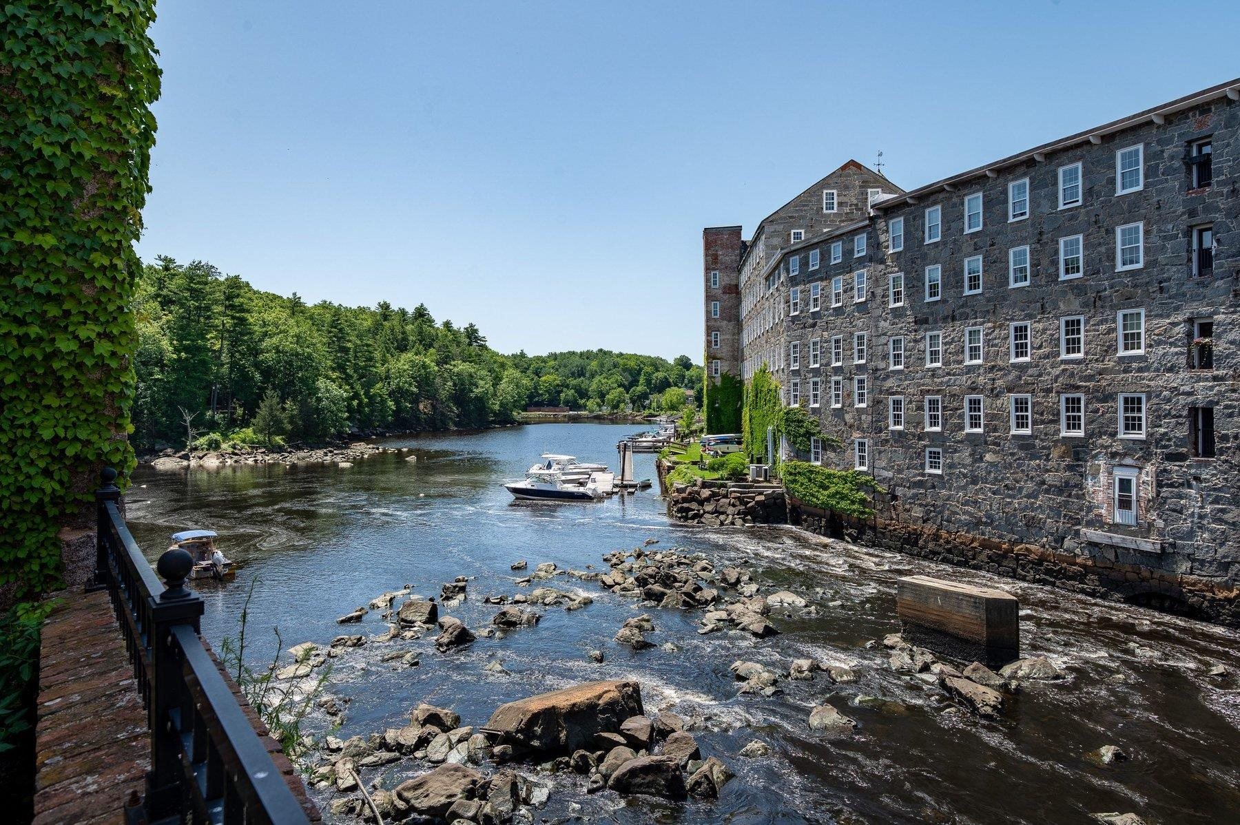 6 Bay Road, Unit 4 Newmarket, NH 03857 - Photo 13 of 60