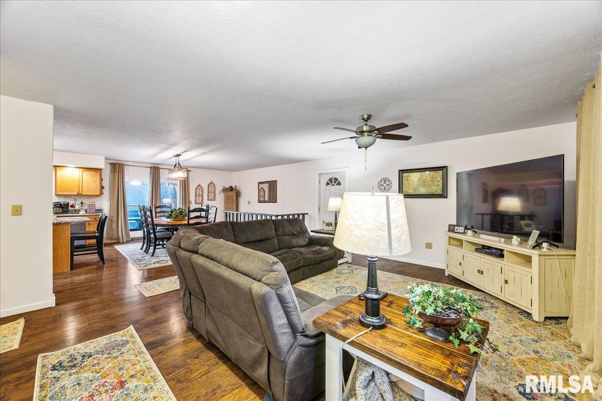 9100 North Deer Trail Mapleton, IL 61547 - Photo 4 of 42
