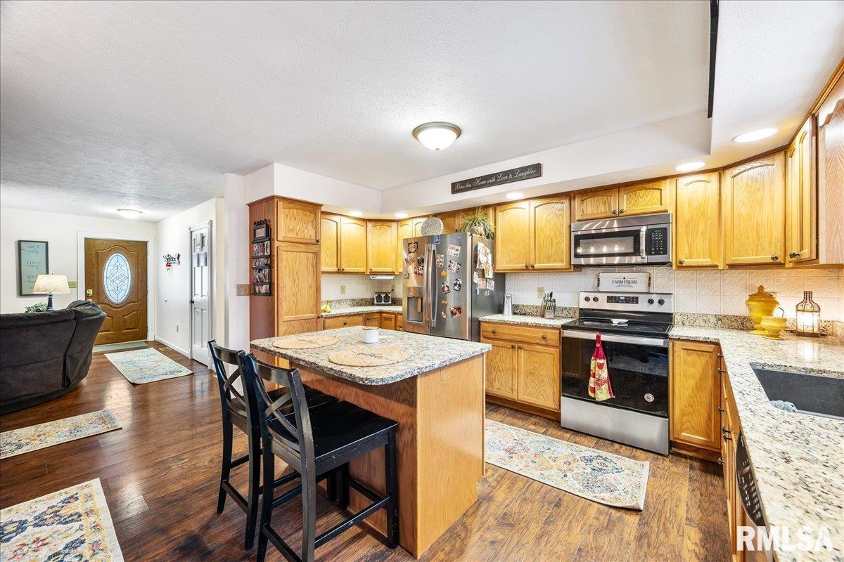 9100 North Deer Trail Mapleton, IL 61547 - Photo 9 of 42