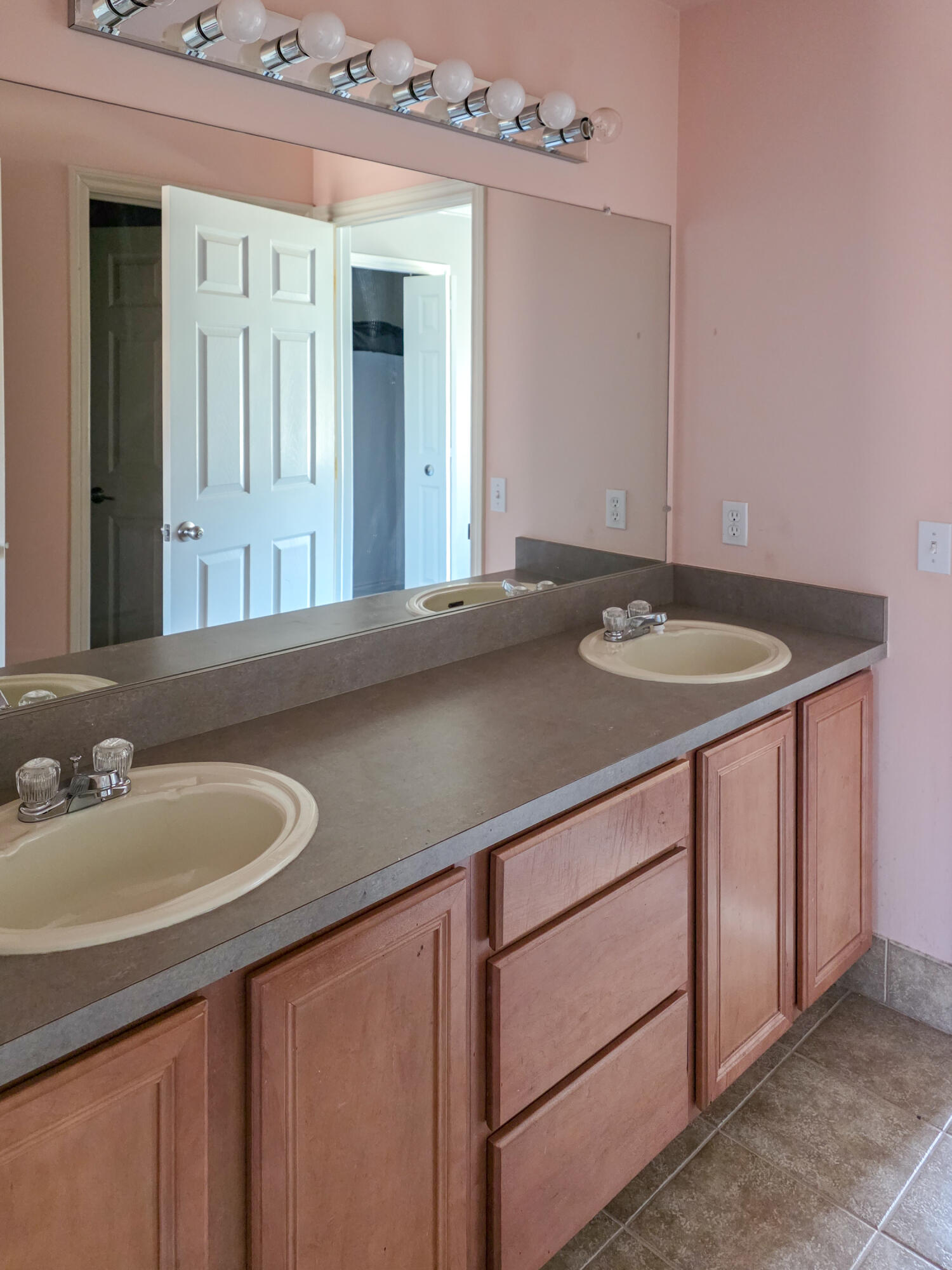 1053 Autumnview Drive Rochester, MI 48307 - Photo 29 of 52 Hazelhoff Edit-123